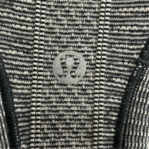 Lululemon Women's Black Swiftly Tech Racerback Tank Top Size 6 - Picture 6 of 10